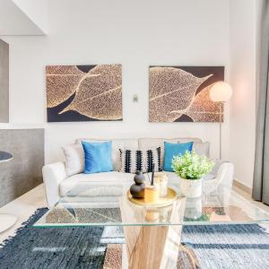Upbeat 1BR at Pantheon Elysee Jumeirah Village Circle by Deluxe Holiday Homes