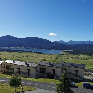 Duplex avec vue lac, résidence la Singlantane