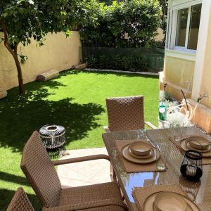 Lovely Apartment with Garden and indoor Fireplace!