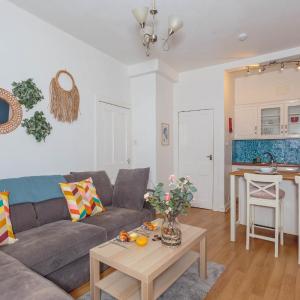 Warm 1bed Flat Leith Walk