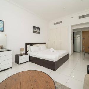 StoneTree - Elegant Studio in Business Bay