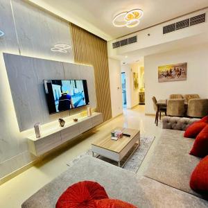 Aliving Iconic 1BR at Dubai Marina Near Metro