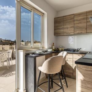Xemx Sabiha Suite 5 min walk from St Julians