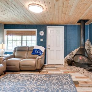 Kingston Cabin Rental: Walk to Lake Texoma Beaches