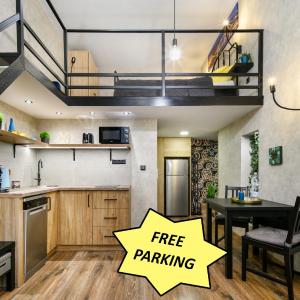 Luxury apartment in the city center with parking