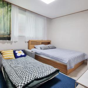 Hongdae&Sinchon 10min cozy house with 2 bedrooms