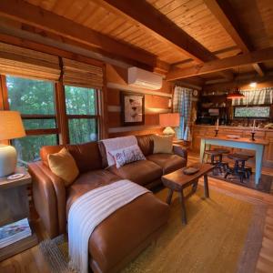 Little Birdsong Cabin