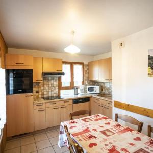 Appartement cosy 3 pièces, 6 pers, Centre village, balcon sud, à 100m des remontées mécaniques - FR-1-676-24