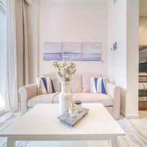 Contemporary 1BR at Vera Tower Business Bay by Deluxe Holiday Homes