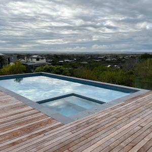Ocean Panorama on Hetty with pool and spa