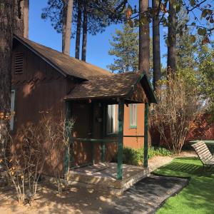 Creek Runner's Lodge