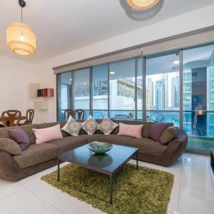 StoneTree - Spacious 2BR in Great Location
