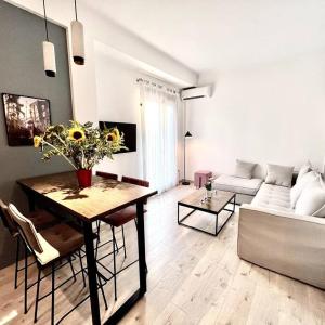 Modern 3BR Flat in Athens Center