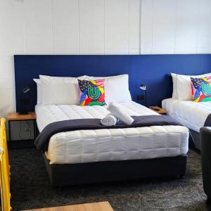 Urban Lounge Sleepery, SureStay Collection by BW