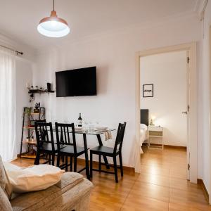 Apartamento cerca del centro y de la estación Santa Justa a pie, 1 plaza de Parking gratis