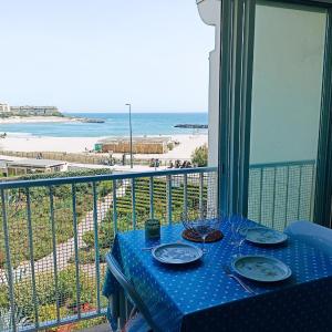 Studio cabine climatisé face plage avec parking à Sète - FR-1-338-539