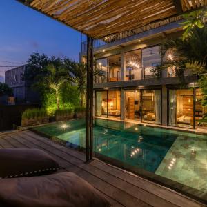 Villa Konkrete - 3BR - Tropical Hideaway Rooftop 15mins to The Beach