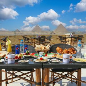 Venus Pyramids Inn Rooftop Access & Free Breakfast