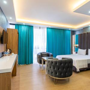Black Palace Hotel
