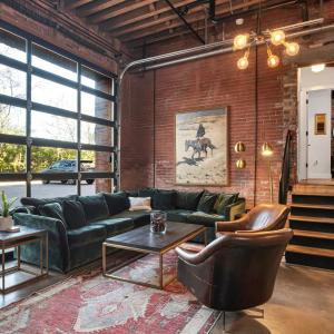 One-Of-A-Kind! Roll Up Garage Door-Pool, Speakeasy