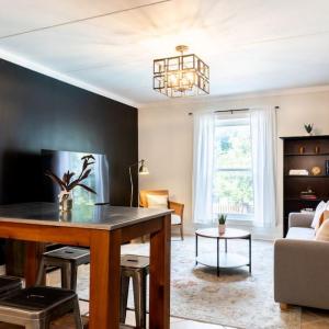 Famous Music Row Presidential Suite with Guitar Pool