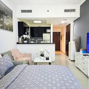Luxury Botanica Studio Apartment 75