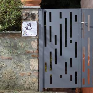 Archhouse