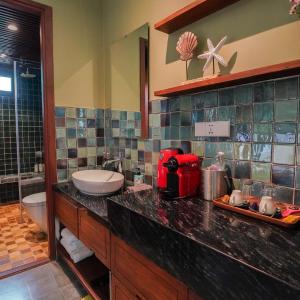 CHiEM HoiAn - The Beachside Boutique Hotel & Villa