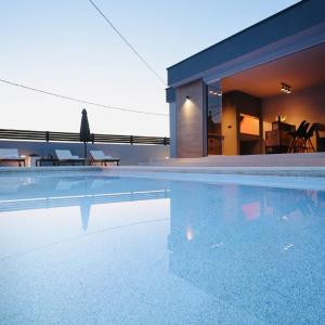 Apartment Holiday Home TiA