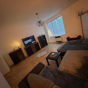 -Self-Check- downtown Apartment