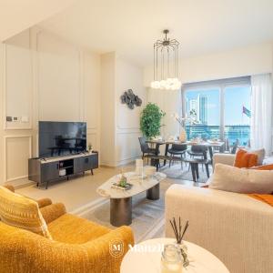 Manzil - Stylish 2BR in Downtown, Walking distance to Burj Khalifa & Dubai Mall