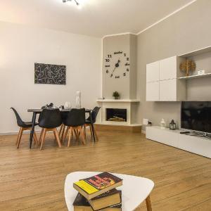 Gorgeous Apartment In Balestrate