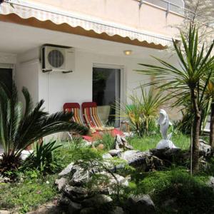 Beach Zenta Apartments