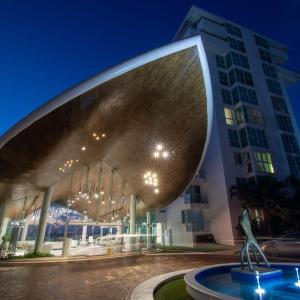 Exclusivo Condominio a Pie de Playa ZH