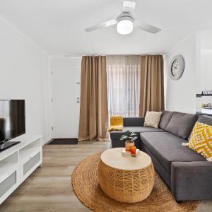 2 Bedroom Apartment between Brisbane & Gold Coast