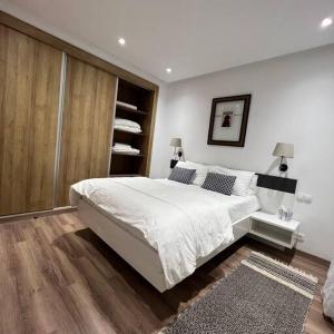Central Holiday Apartment