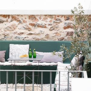 Central5 Boutique Apartments with Common Garden Next to Metro