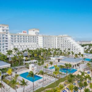 4BR Beachfront Beautiful House by Solmar Rentals