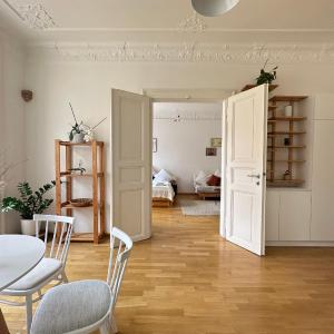 3BDR Bohemian style central flat with Balcony