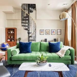 Lofty & Bright Greenwich Getaway w Private Rooftop