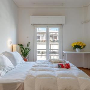 Charming Central Apt with Parking 3
