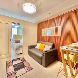 Sea Residences: Eyal’s Suite Condotel near MOA/Mall of Asia