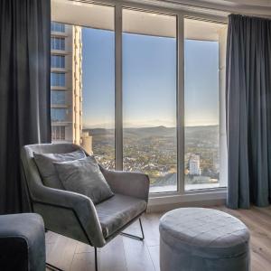 Sunrise Sky Lux Apartment, 33rd floor, Pool and Fitness Included