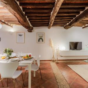 Casa al Dipinto, Contemporary Apartment with