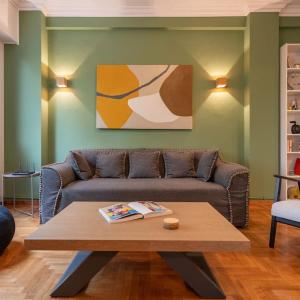 Vibrant Athens Pad-2 Bedrooms