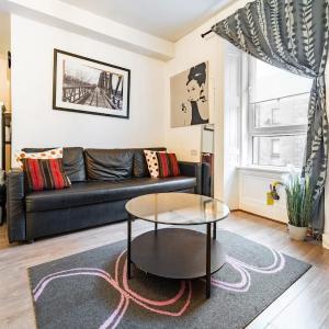 Charles Apartment