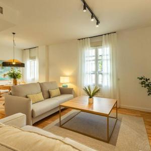 Triana Deluxe by Valcambre