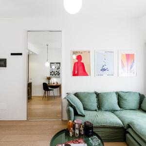 Central Milan Apartments - Duomo and Navigli, Bright with Balcony