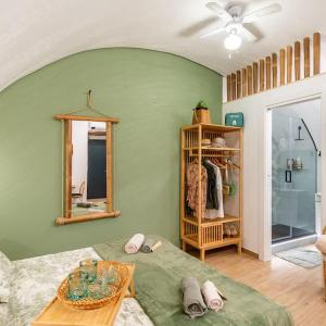 Varriale house eco green free parking for small cars only