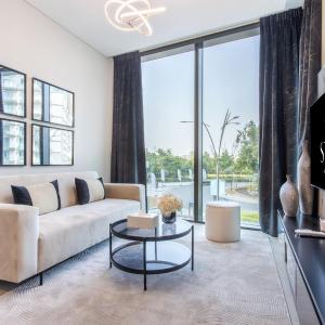 STAY BY LATINEM Luxury 1BR Holiday Home W102 near Burj Khalifa